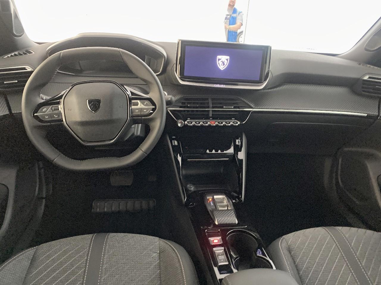 Peugeot 2008 hybrid 145 ch e-dcs6 allure — photo 8