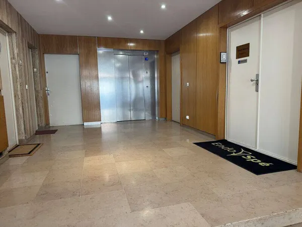 Bureaux 298 m²