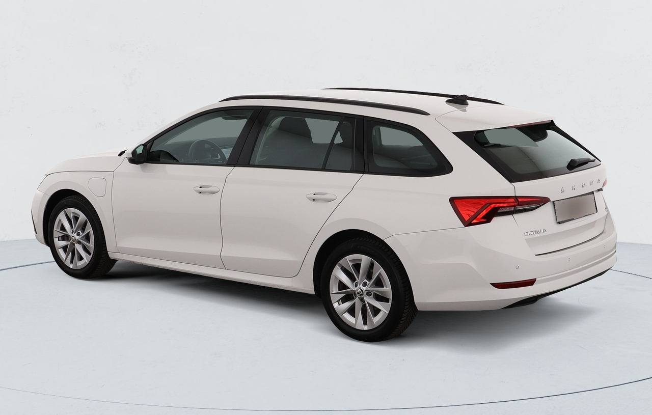 Skoda Octavia Combi — photo 3
