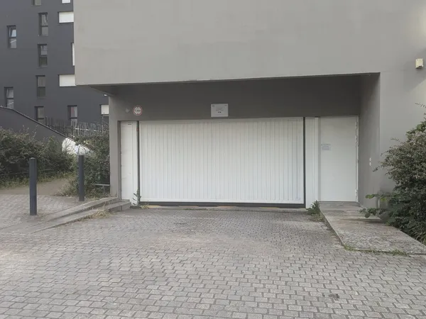 Loue parking sécurisé