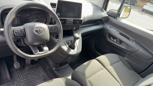 Toyota ProAce City 1.5L D-4D 102 - Active – 2024 – 68515 km – Diesel – Boîte Manuelle — photo 36