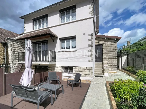 EXCLUSIVITE : Maison à vendre Morangis MAISON INDIVIDUELLE 105 m², 3 chambres + combles aménagés en 