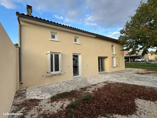 Maison de 120 m² avec terrain de 800 m² à Brettes (16240)