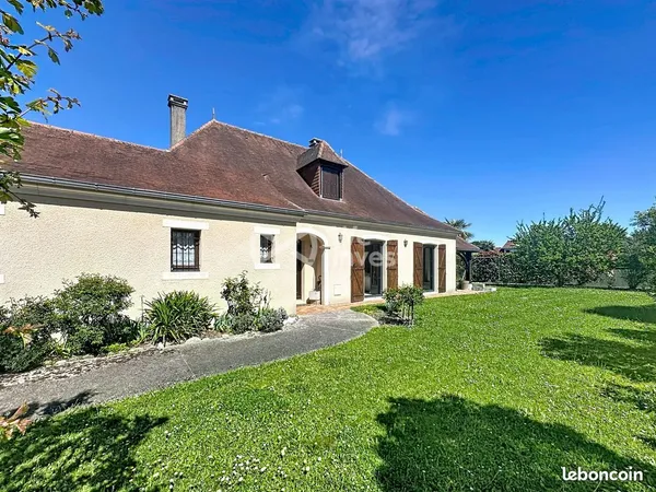 Propriété 6 pièces 165 m²