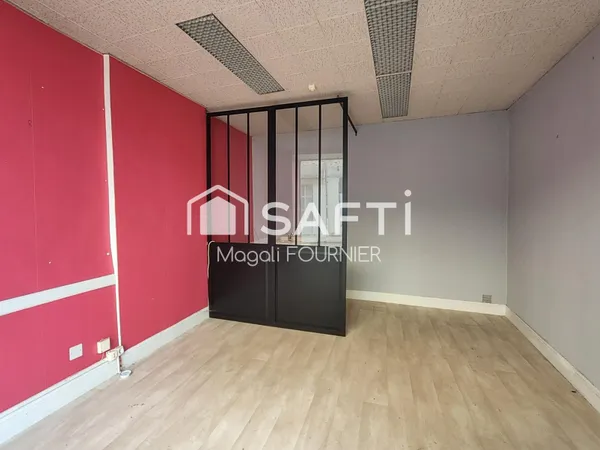 À LOUER - LOCAL COMMERCIAL DE 16,37 m² À CRAON (MAYENNE)
