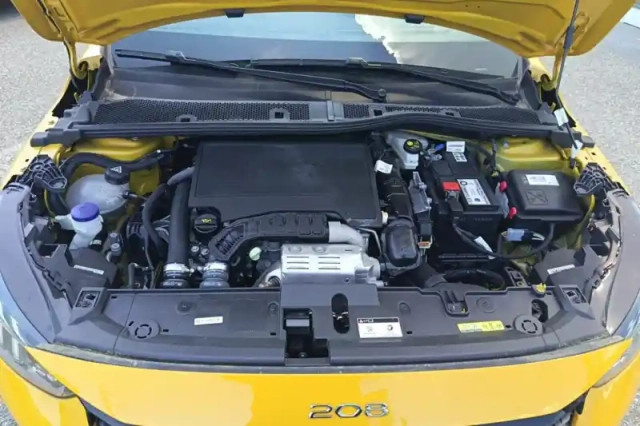 Peugeot 208 puretech 130 s&amp;s eat8 — photo 133