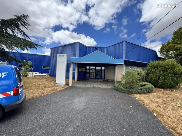 Local bureaux 1 200 m²