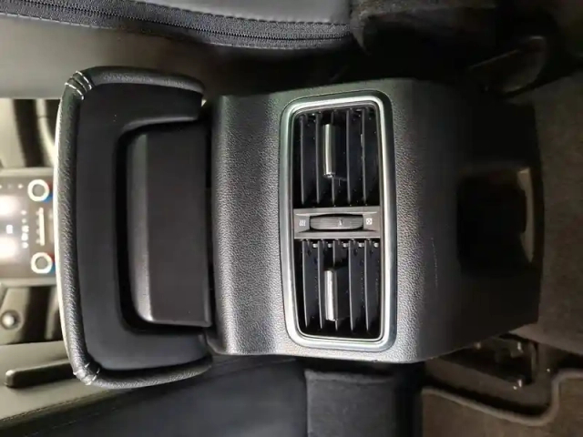 Renault Megane mégane iv berline blue dci 115 edc — photo 37