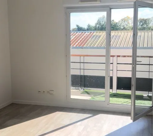 Appartement T3 de 56 m² avec balcon et parking - Épinay-sur-Seine, limite Enghien-les-Bains