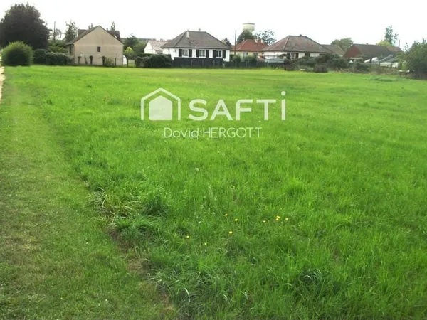 Terrain constructible de 1134m² (non viabilisé)