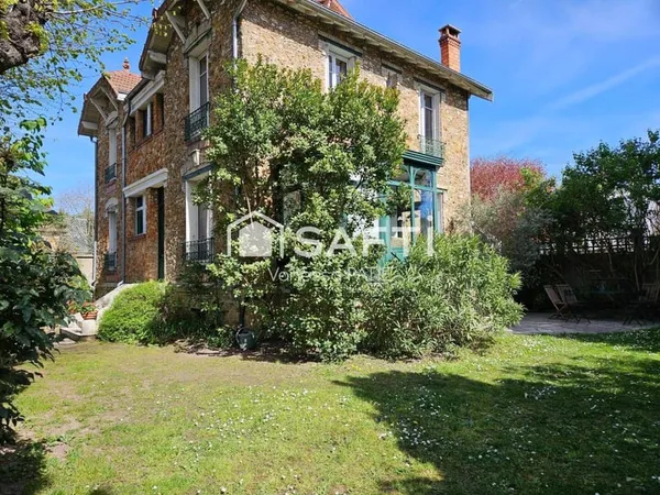 Villa 11 pièces 212 m²