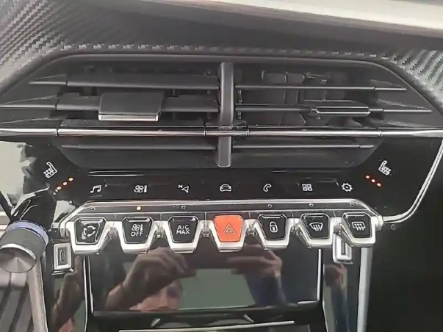 Peugeot 2008 puretech 130 s&amp;s eat8 — photo 23