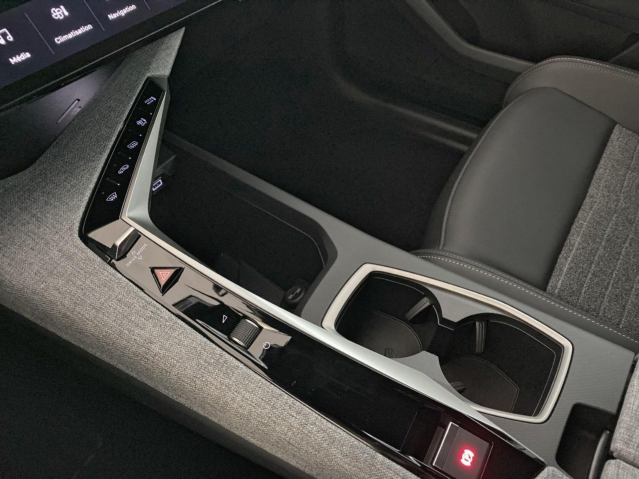 Peugeot 5008 hybrid 145 ch e-dcs6 allure — photo 18