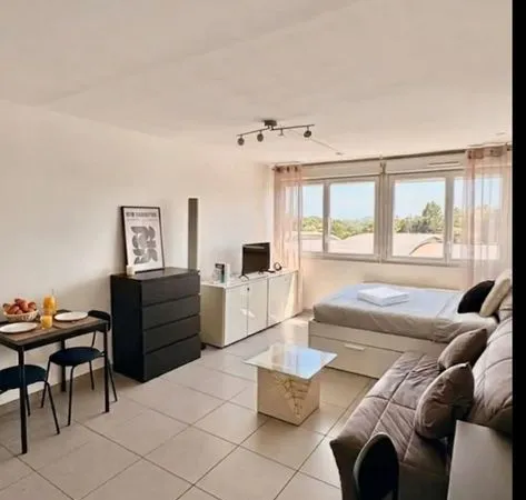 Studio 30m2 loué rénové