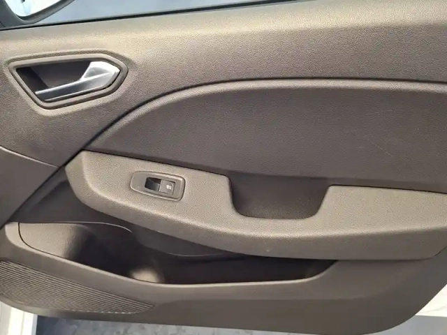 Renault Clio blue dci 100 — photo 29