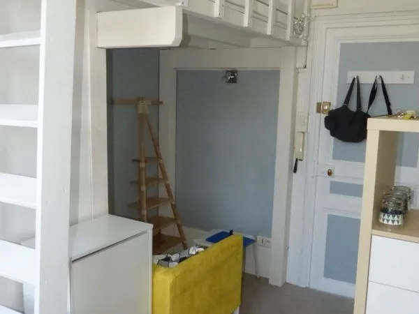 Joli studio meublé Rue Tivoli