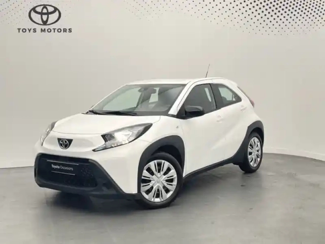 Toyota Aygo 1.0 s-cvt 72 dynamic — photo 1
