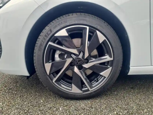 Peugeot 308 bluehdi 130ch s&amp;s eat8 — photo 13