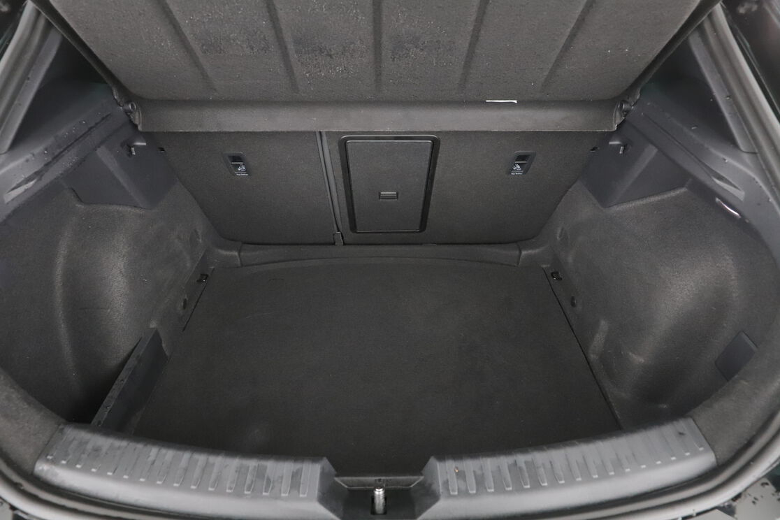 Seat Leon 1.5 eTSI FR DSG7 — photo 16