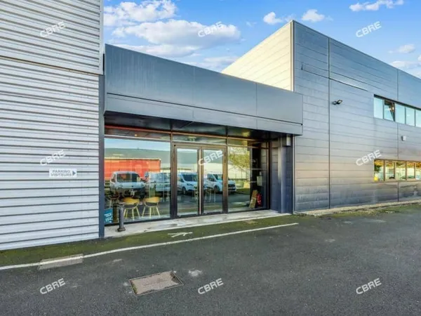 Entrepôt 1840 m²