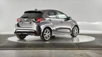 Toyota Yaris 116h Iconic 5p — photo 5