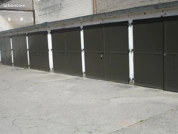Box fermé 12m2 Ivry/Seine en surface