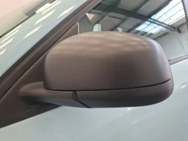 Renault Twingo iii e-tech — photo 18