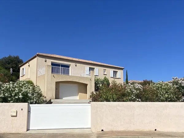 Villa proximité mer en CORSE