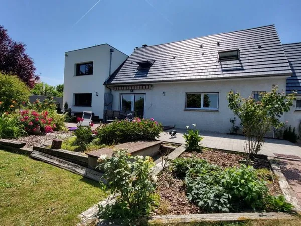 Maison 8 pièces 236 m²
