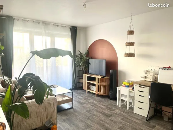 T2 54m2, balcon cave & ascenseur -113000 - Particulier