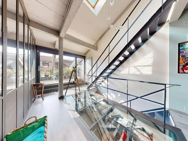 Maison 5 pièces 323 m²