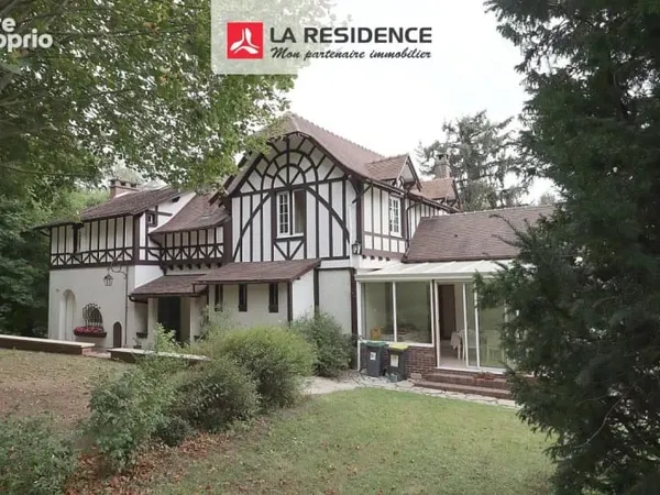 Maison 12 pièces 283 m²