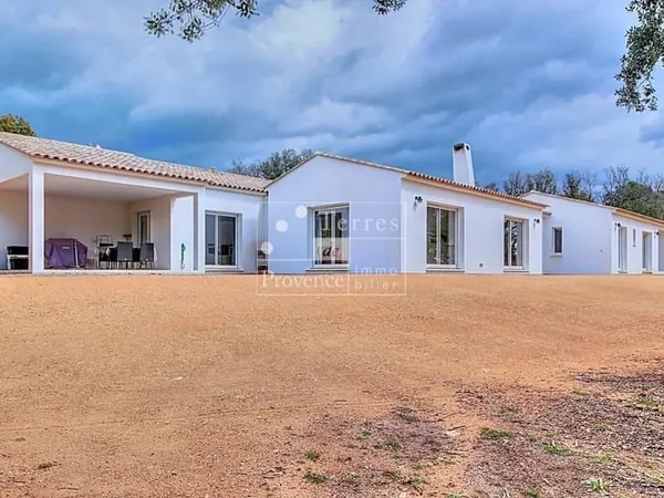 Propriété d'exception avec gîtes à vendre à Baudinard-sur-Verdon