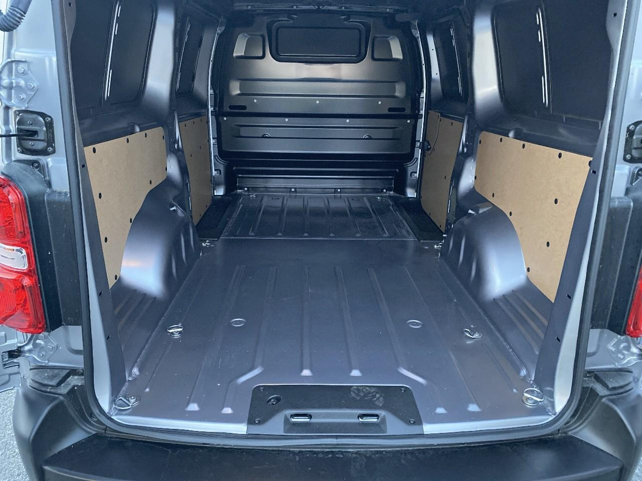 Opel Vivaro fourgon fgn taille xl bluehdi 120 s&s bvm6 — photo 6