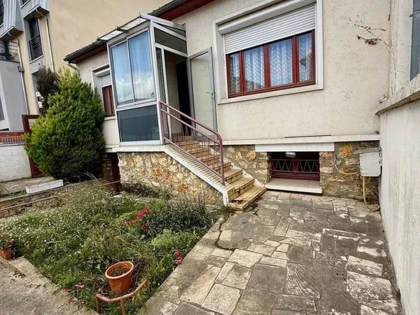 Maison 8 pièces 210 m²