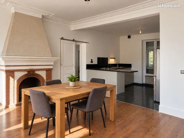 Agréable maison avec l'appartement indépendant à l'étage