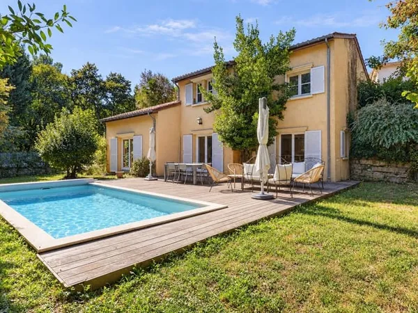 Maison 8 pièces 156 m²