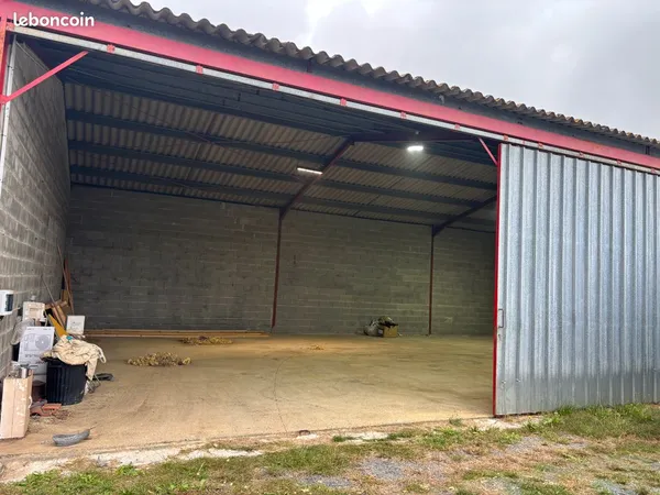 Location hangar