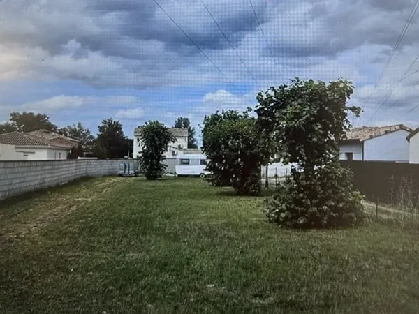 Terrain 800 m²