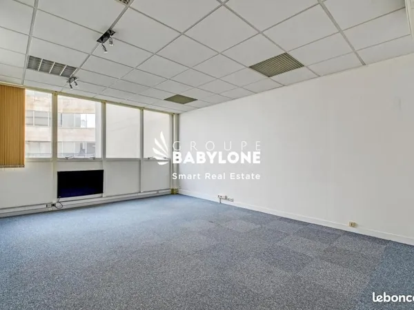 Bureau 74 m²
