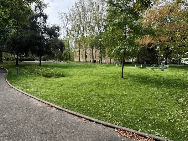 Appartement familial de 93 m² avec cave, jardin et parking partagé - Quartier Gambetta / Saint-Farge