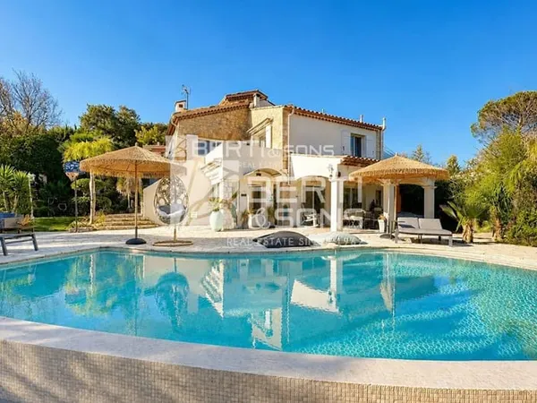 MANDELIEU MINELLE - VILLA 175M² 5 CHAMBRES + TERRAIN CONSTRUCTIBLE ATTENANT AVEC PERMIS VALIDE - FOR
