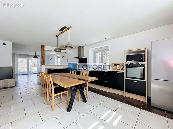 Maison 5 pièces 225 m²