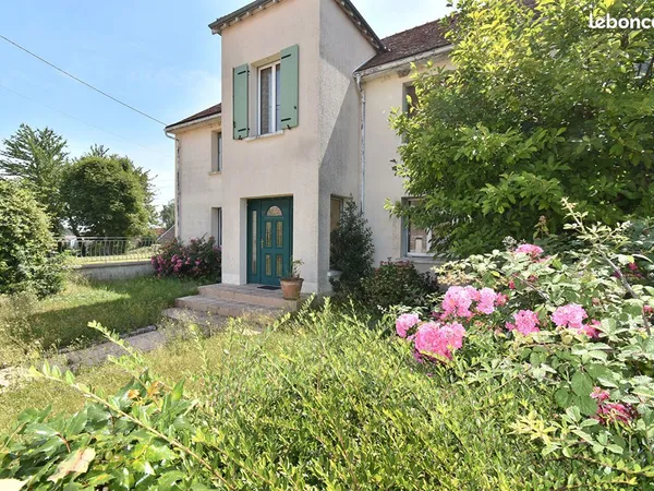 Maison 12 pièces 367 m²