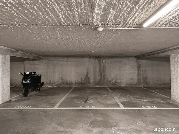 Place de parking sécurisée à louer dans résidence fermée