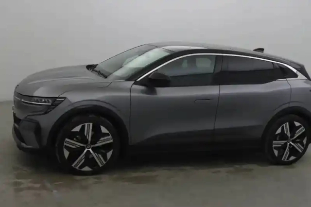 Renault Megane e-tech 220 ch autonomie confort gsr2 — photo 5