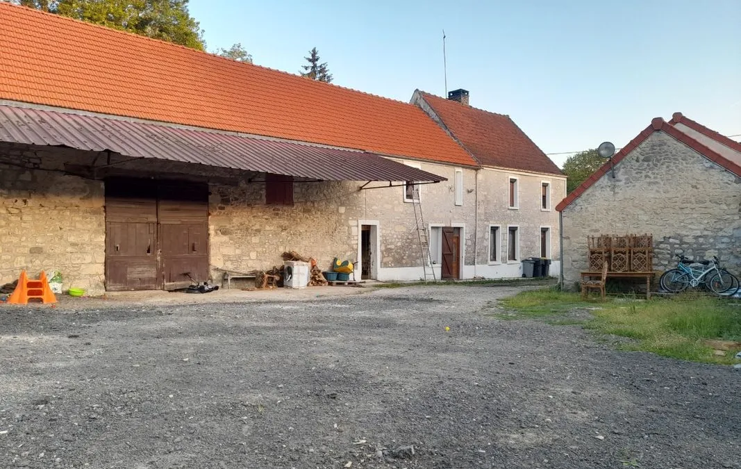 Photo 1