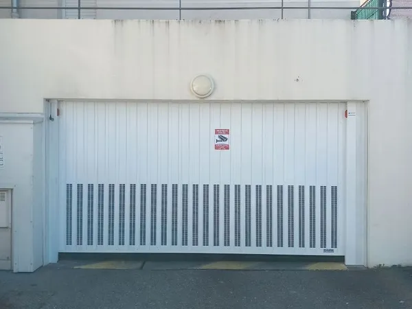 Garage fermé en sous-sol