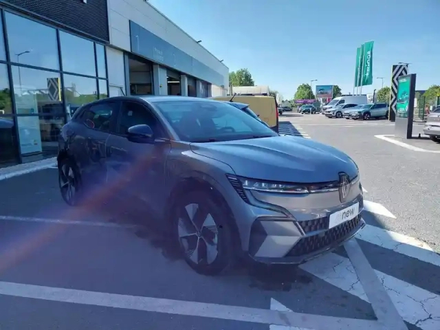 Renault Megane e-tech ev40 130ch standard charge — photo 7