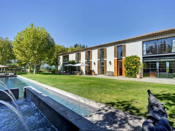 Maison individuelle 13 pièces 1025 m²